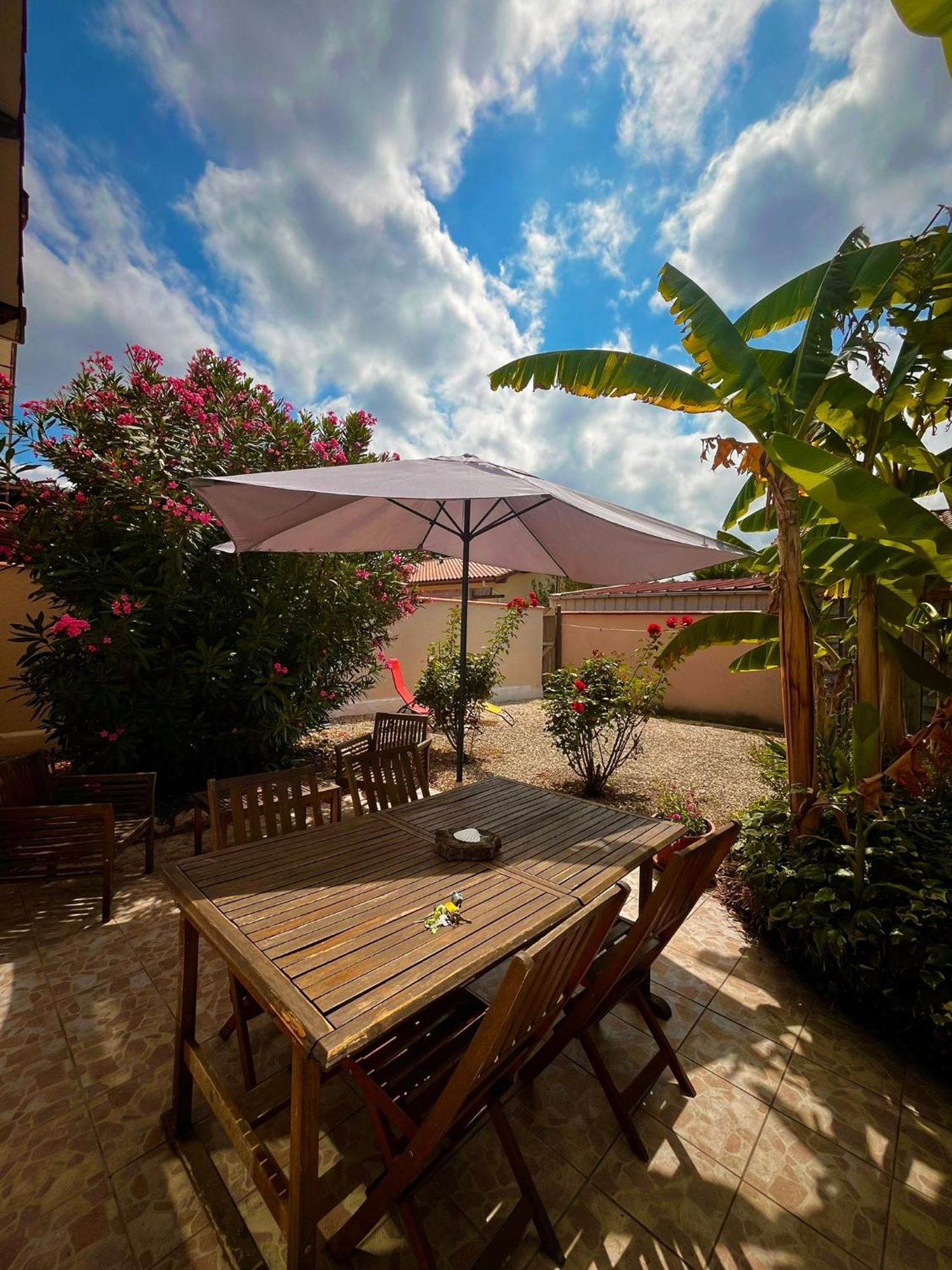 Meuble 3 Etoiles Dans Un Petit Village Du Gers Villecomtal-Sur-Arros